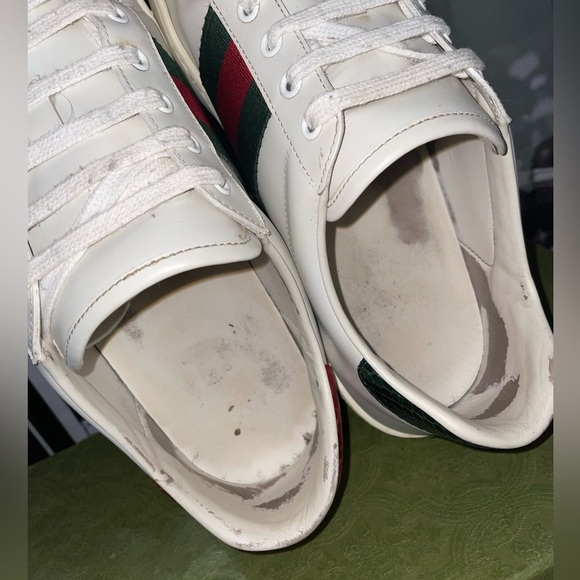 Gucci Ace Bee Low Top Sneakers - Picture 7 of 10